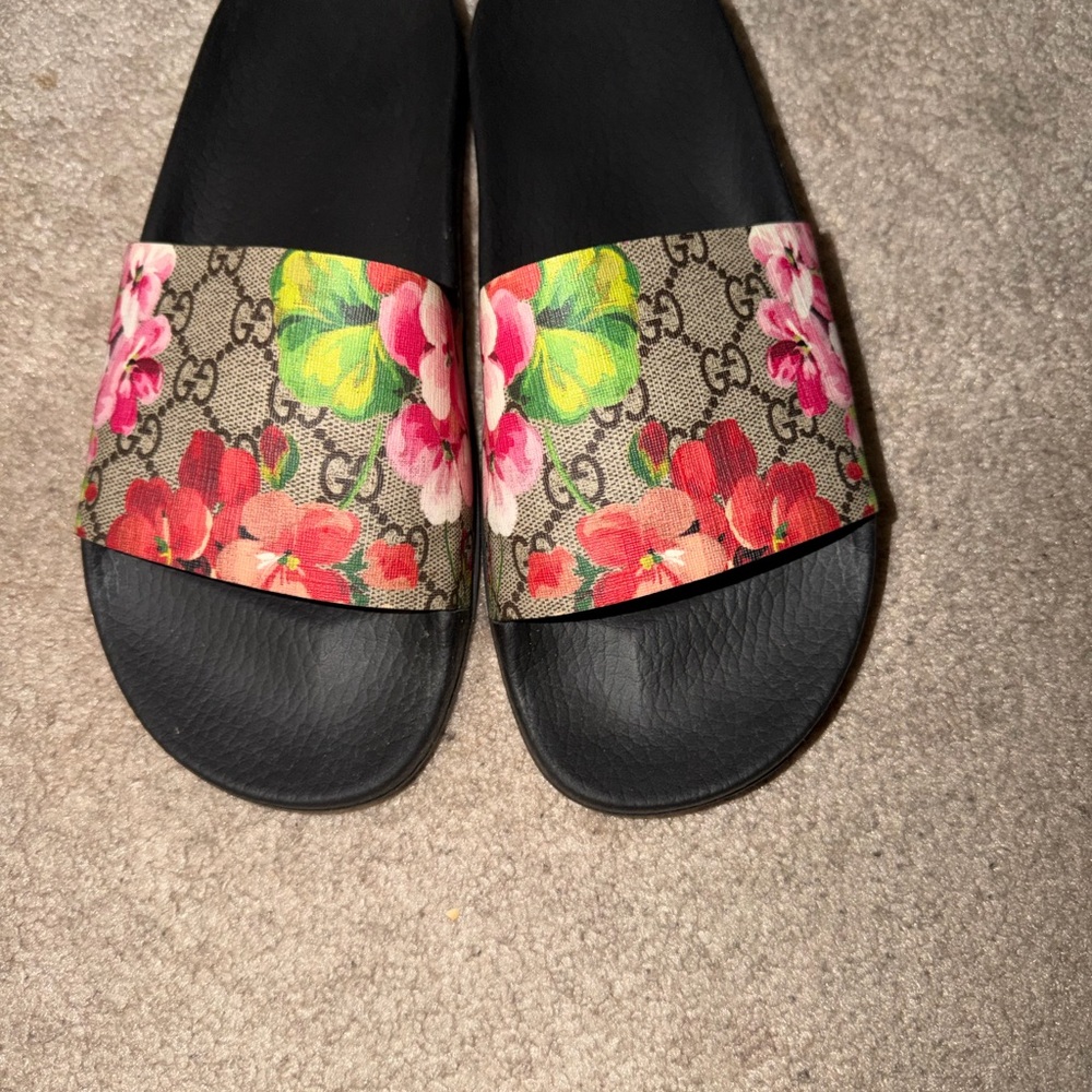 Gucci Women's Floral Slide Sandals - Black and Green